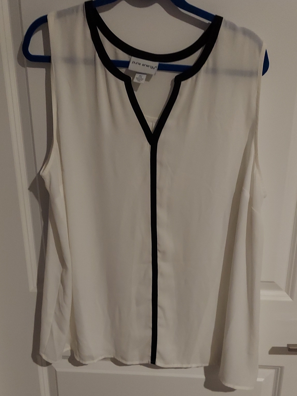 Ava & Viv Ivory Sleeveless Blouse with Black Trim